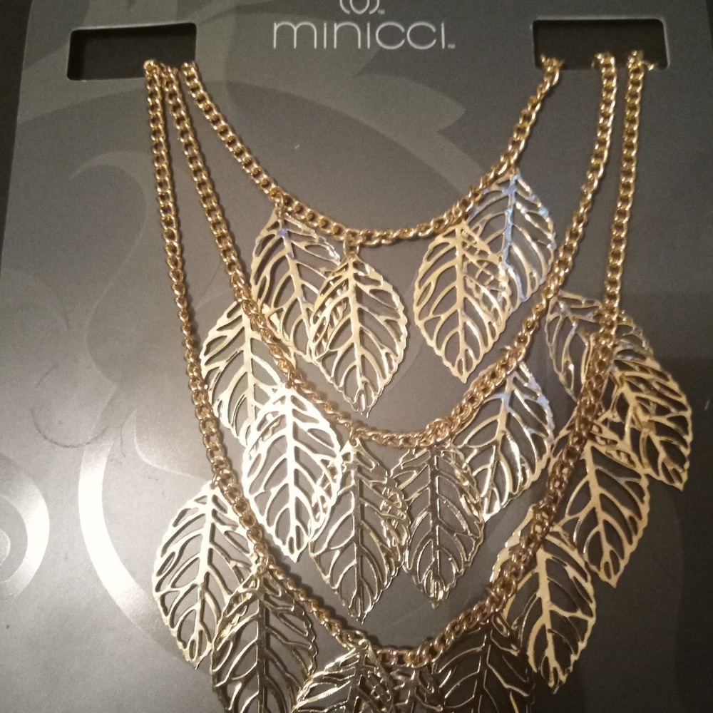 Set necklace and bracelet
